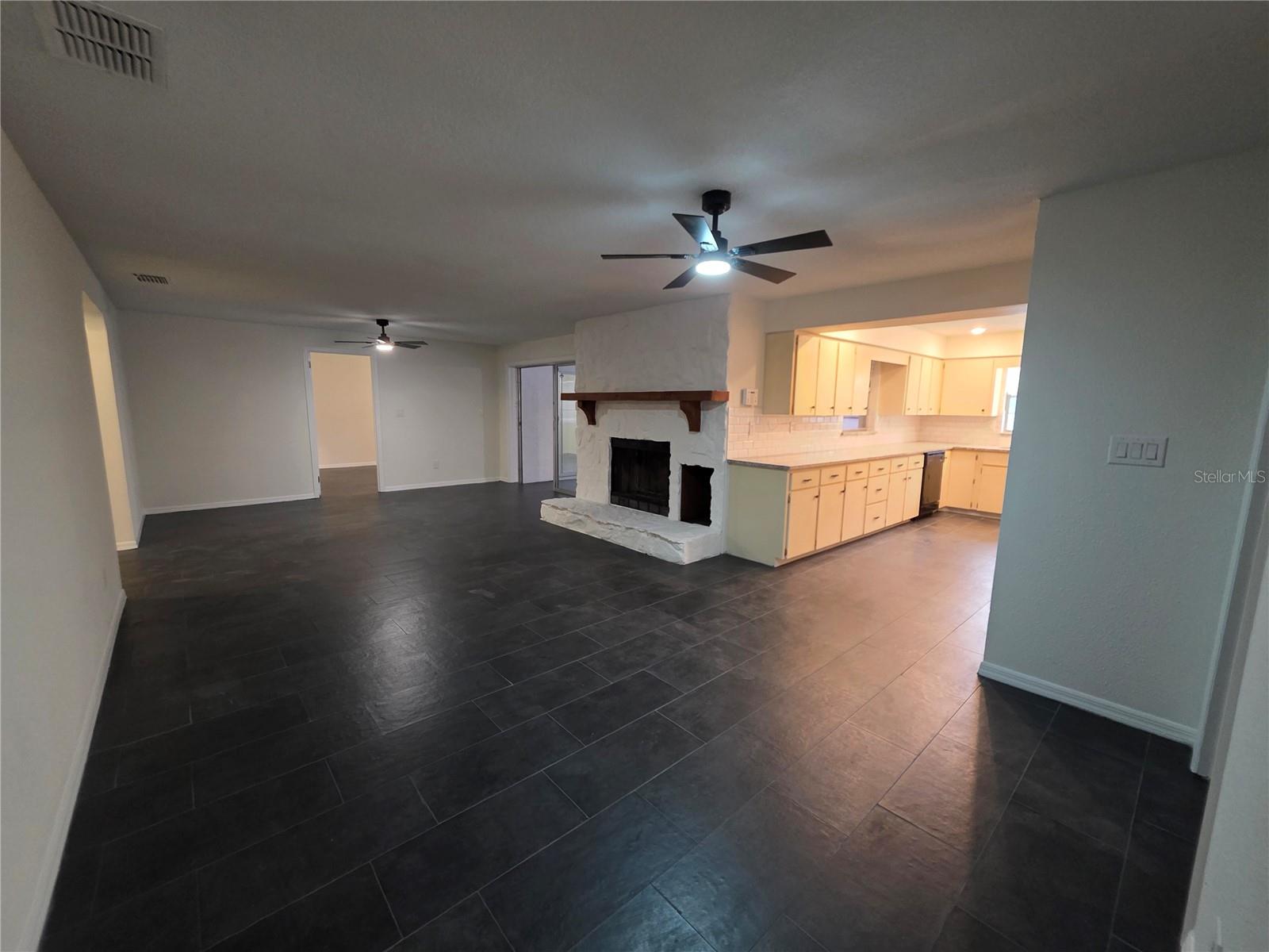 CITY ZEPHYRHILLS - Residential Lease