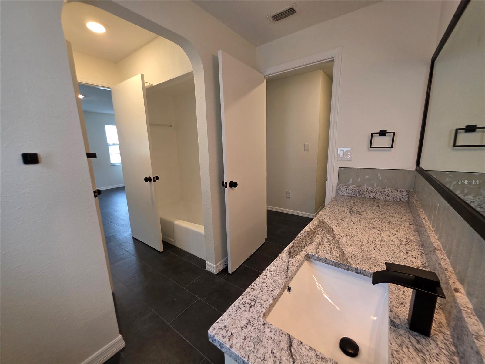 CITY ZEPHYRHILLS - Residential Lease