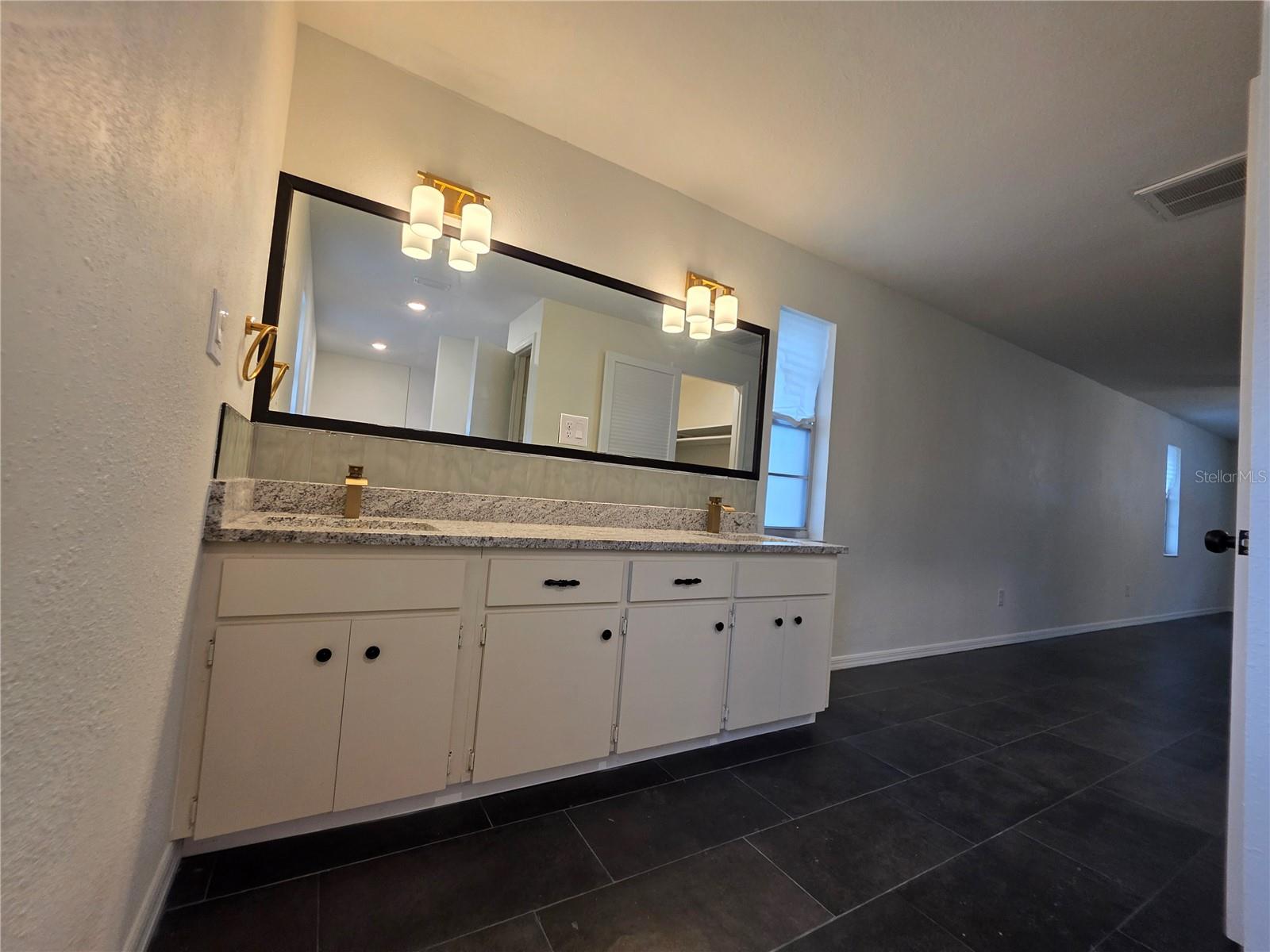 CITY ZEPHYRHILLS - Residential Lease