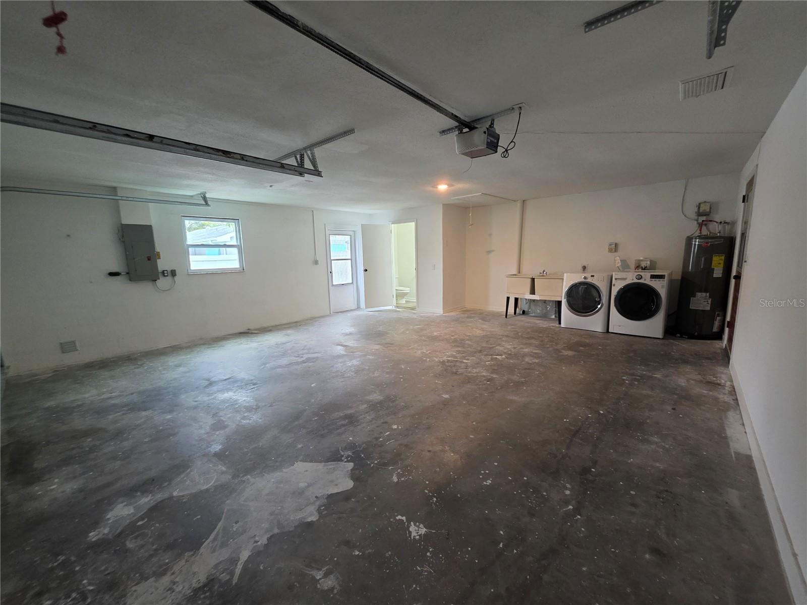 CITY ZEPHYRHILLS - Residential Lease