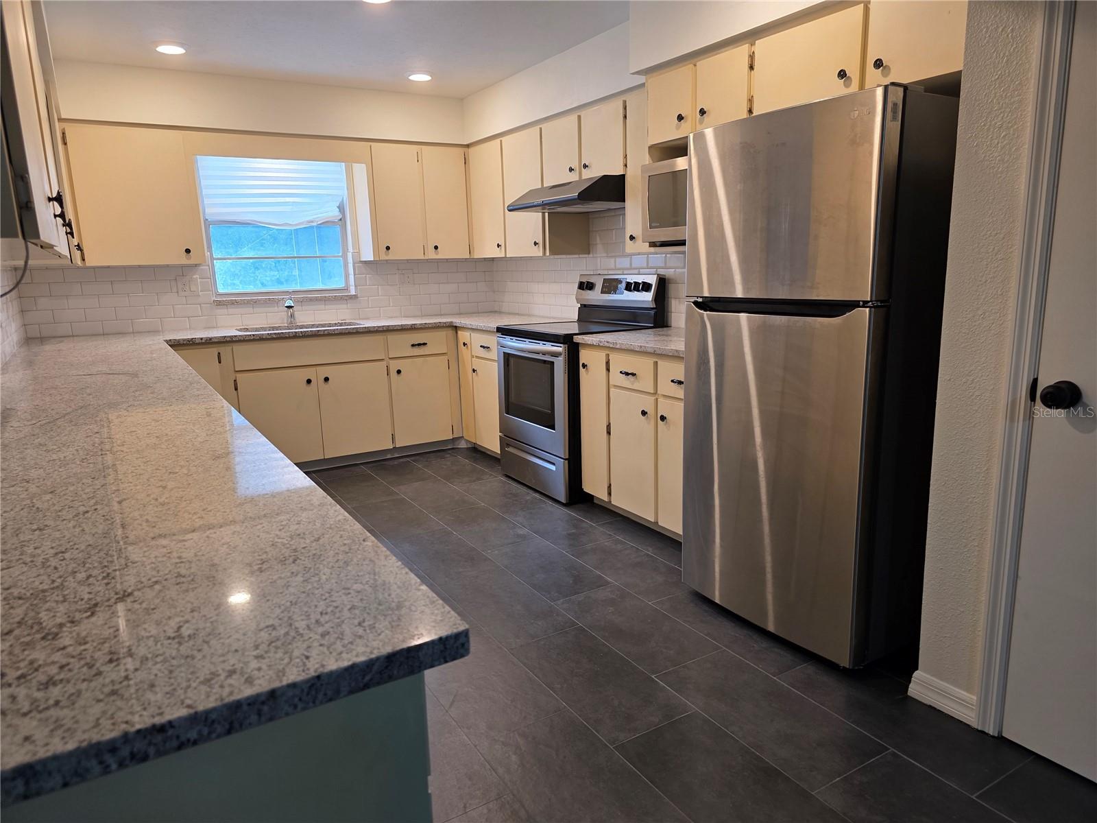 CITY ZEPHYRHILLS - Residential Lease