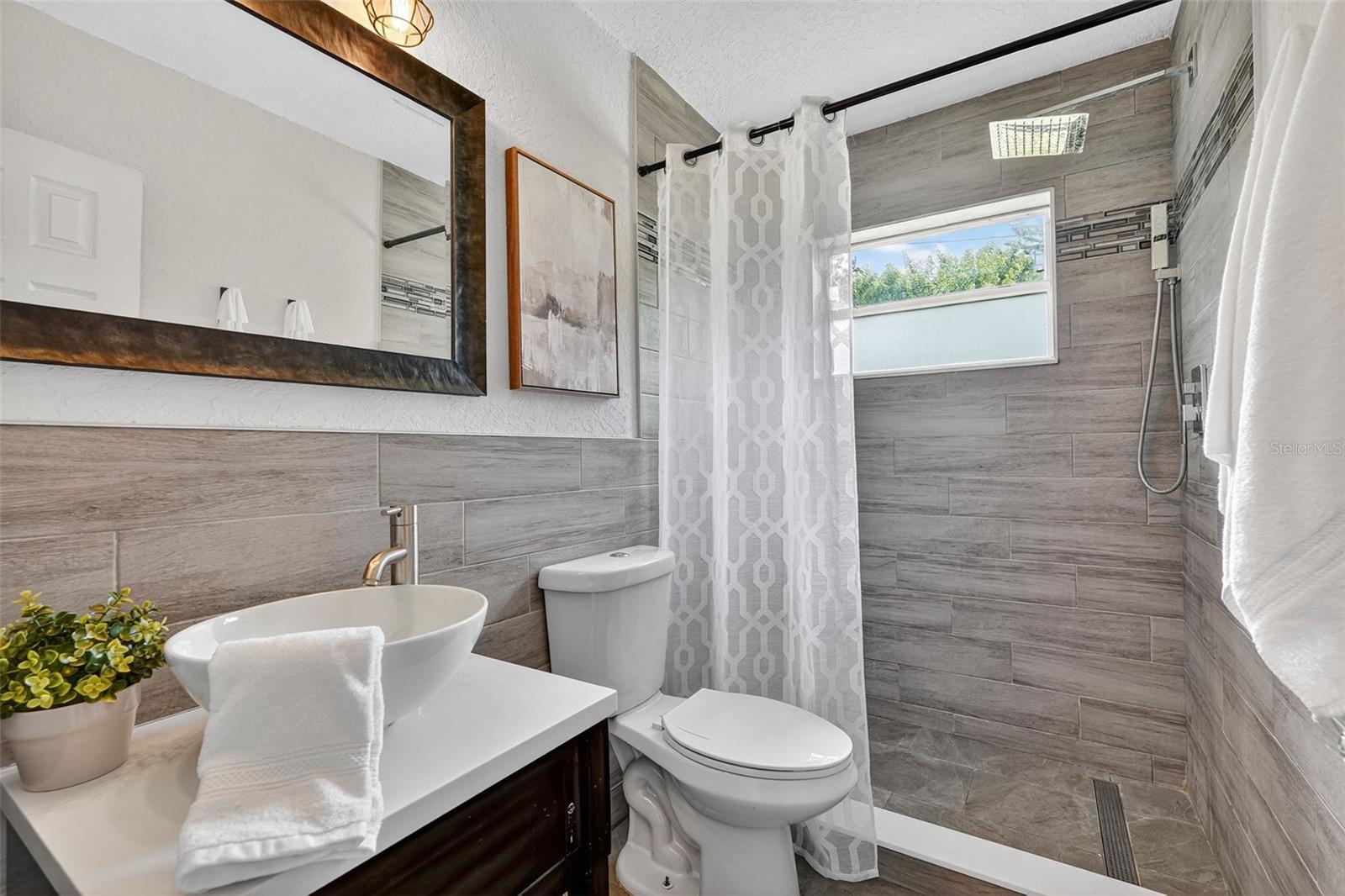 SEMINOLE LAKE VILLAGE 1ST ADD - Residential Lease