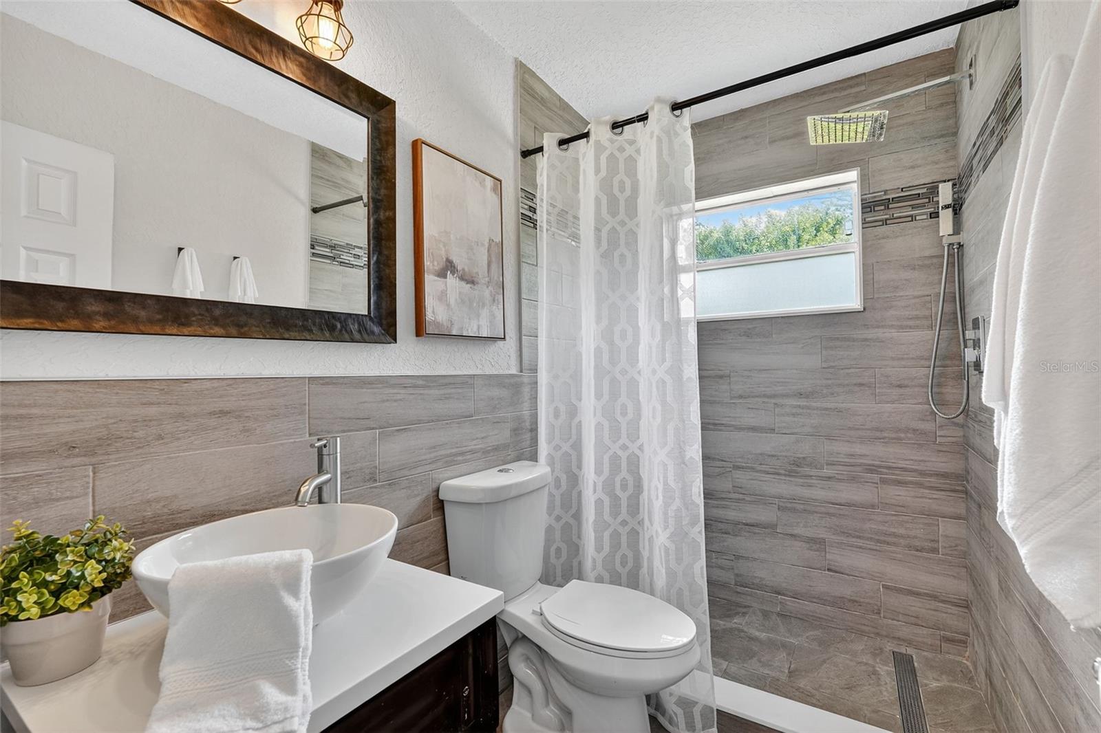 SEMINOLE LAKE VILLAGE 1ST ADD - Residential Lease