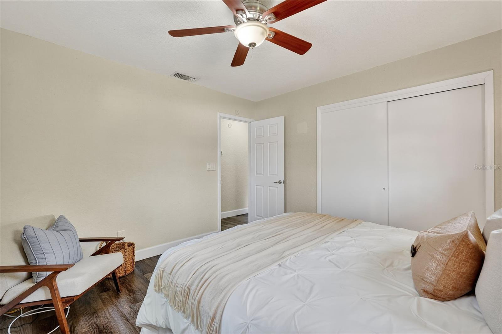 SEMINOLE LAKE VILLAGE 1ST ADD - Residential Lease