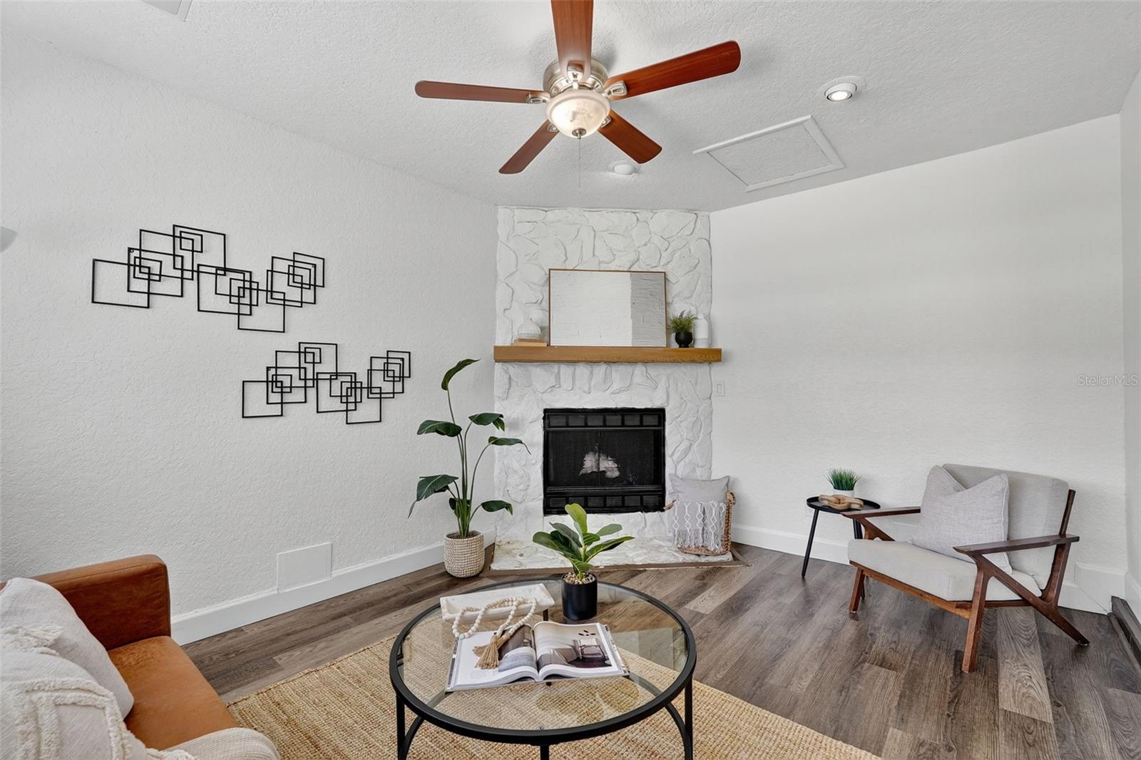 SEMINOLE LAKE VILLAGE 1ST ADD - Residential Lease