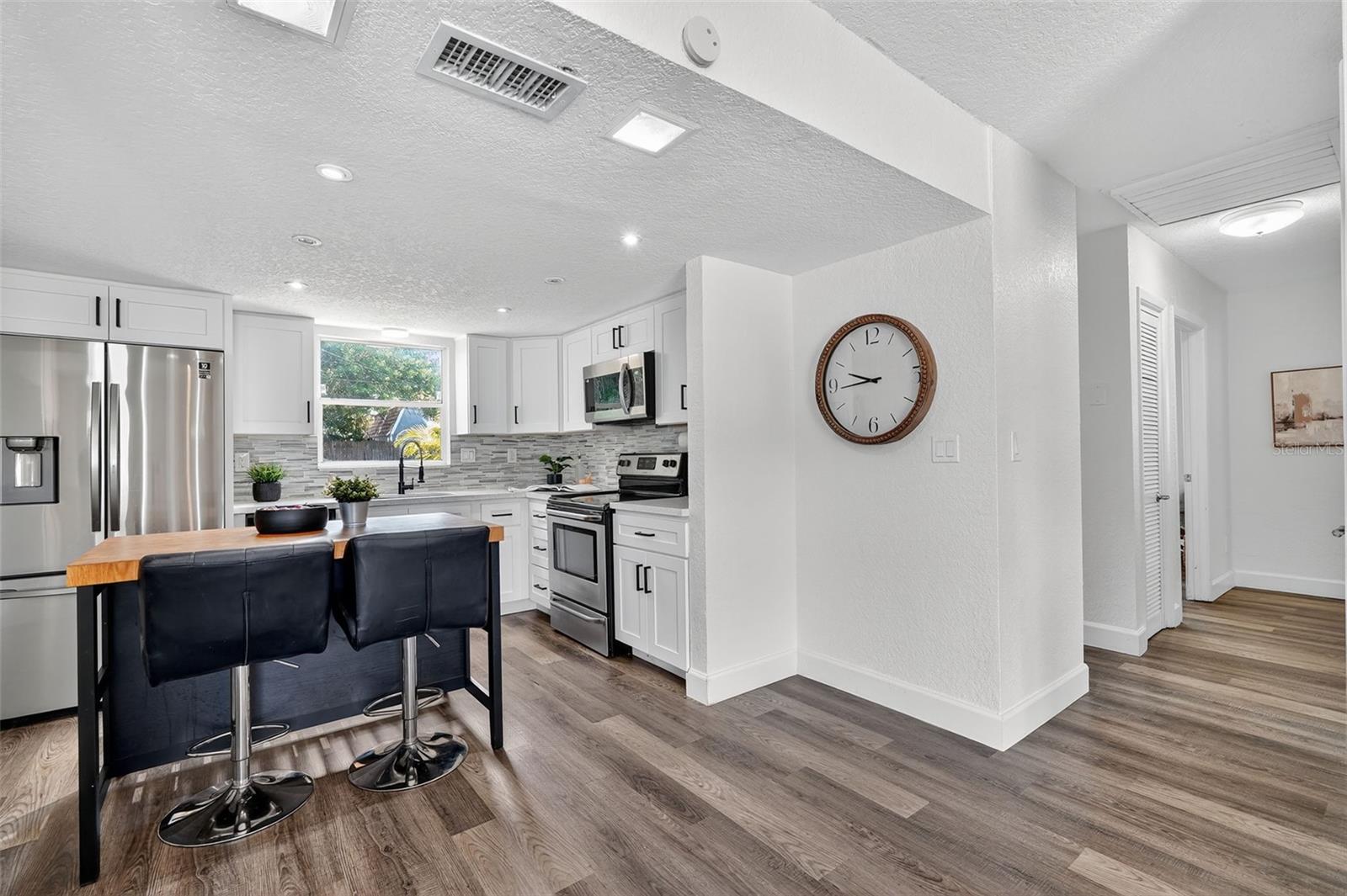 SEMINOLE LAKE VILLAGE 1ST ADD - Residential Lease