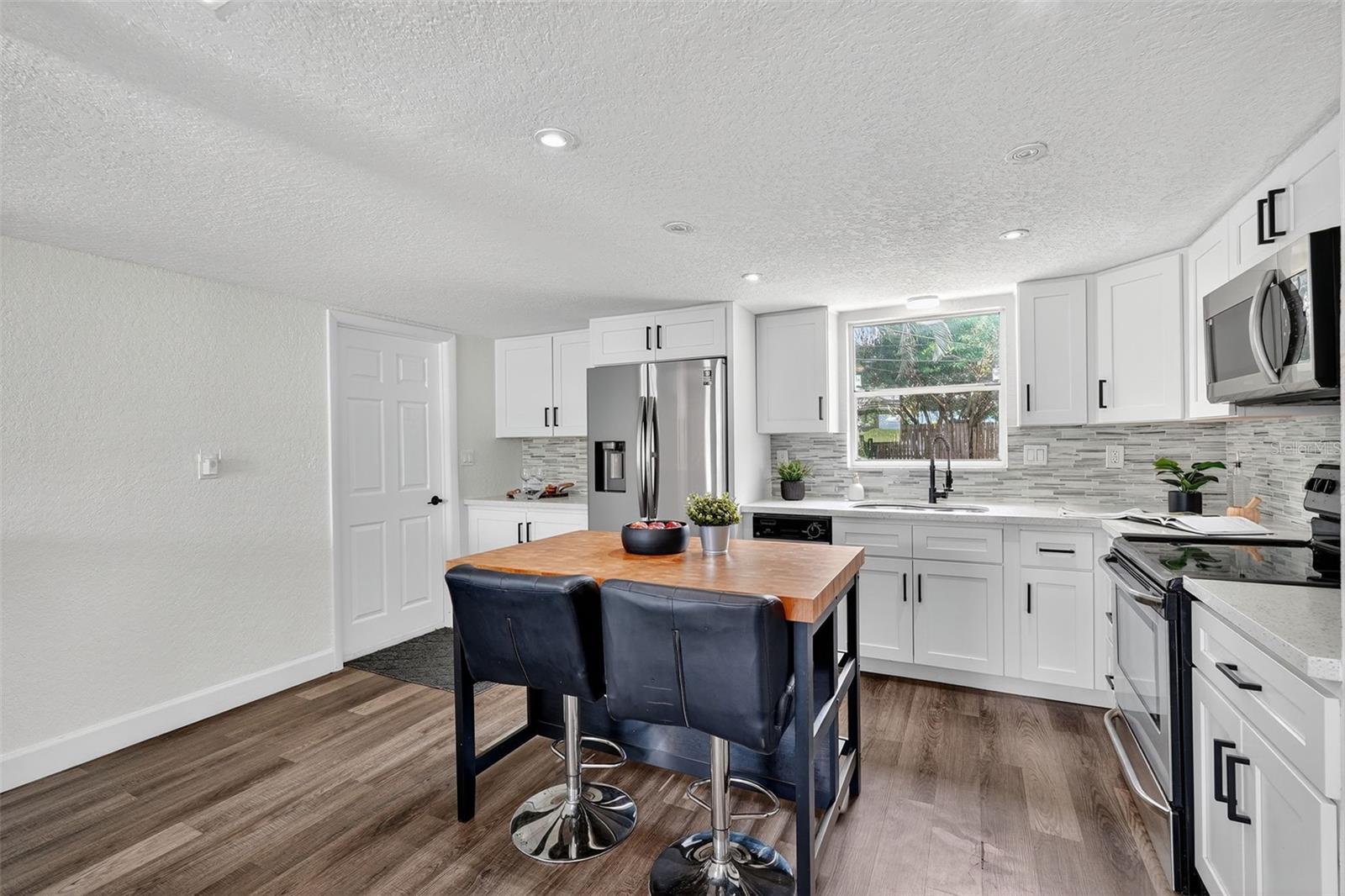 SEMINOLE LAKE VILLAGE 1ST ADD - Residential Lease