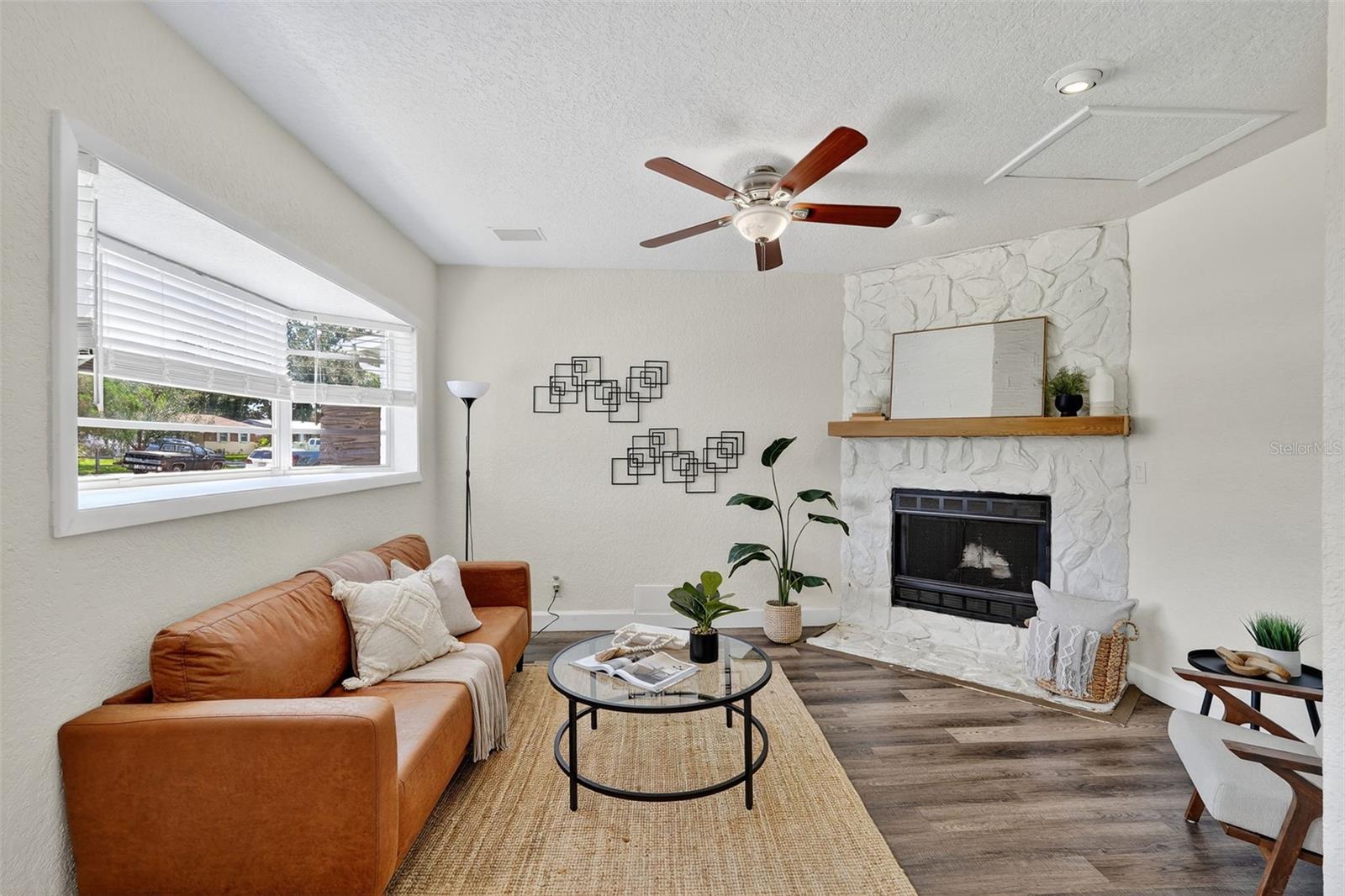 SEMINOLE LAKE VILLAGE 1ST ADD - Residential Lease