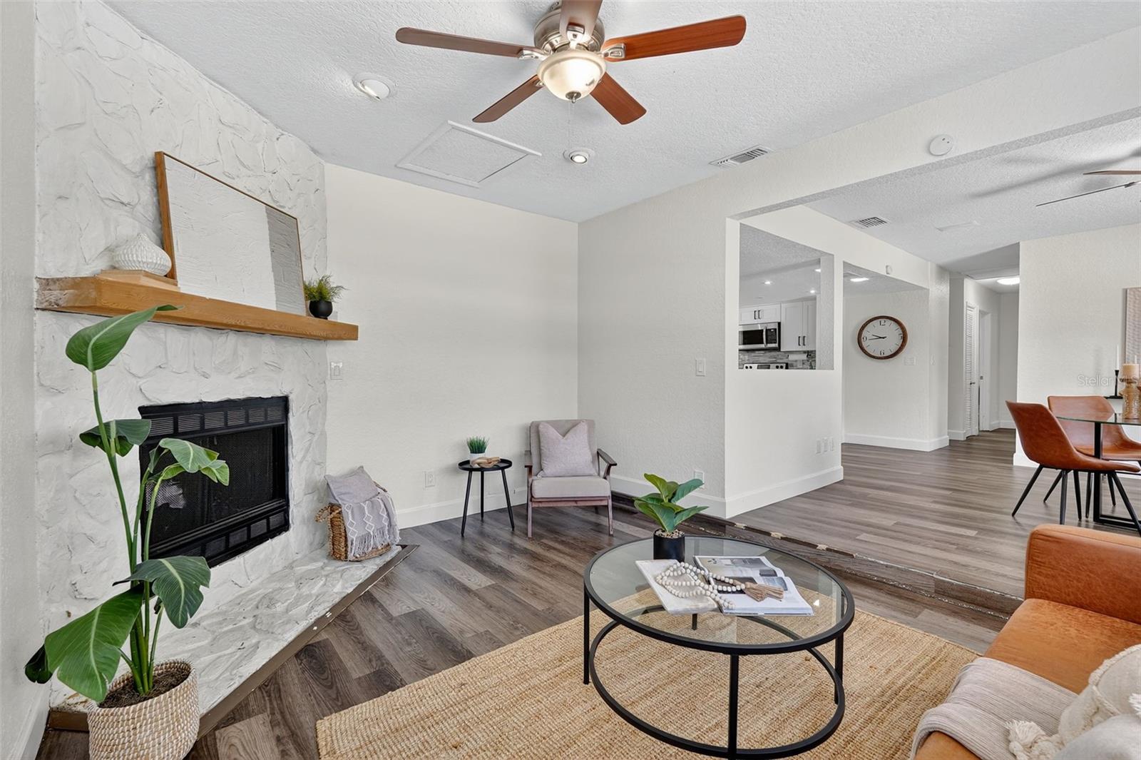 SEMINOLE LAKE VILLAGE 1ST ADD - Residential Lease