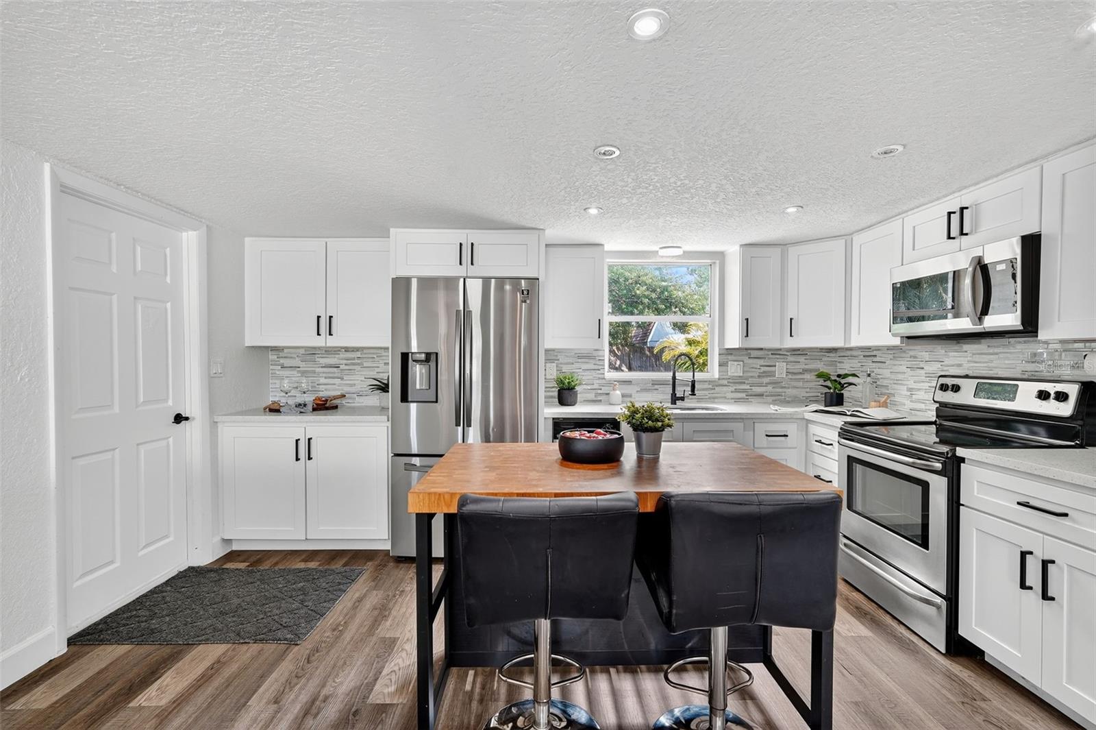 SEMINOLE LAKE VILLAGE 1ST ADD - Residential Lease