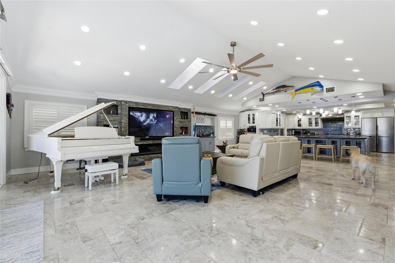 MAXIMO MOORINGS - Residential