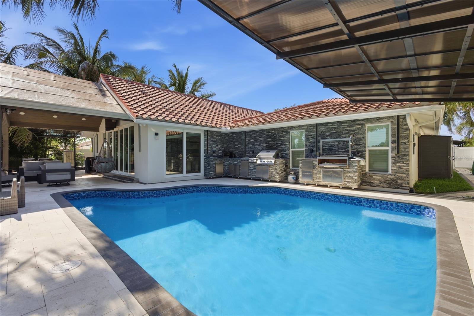 MAXIMO MOORINGS - Residential