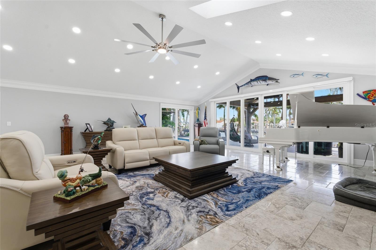 MAXIMO MOORINGS - Residential