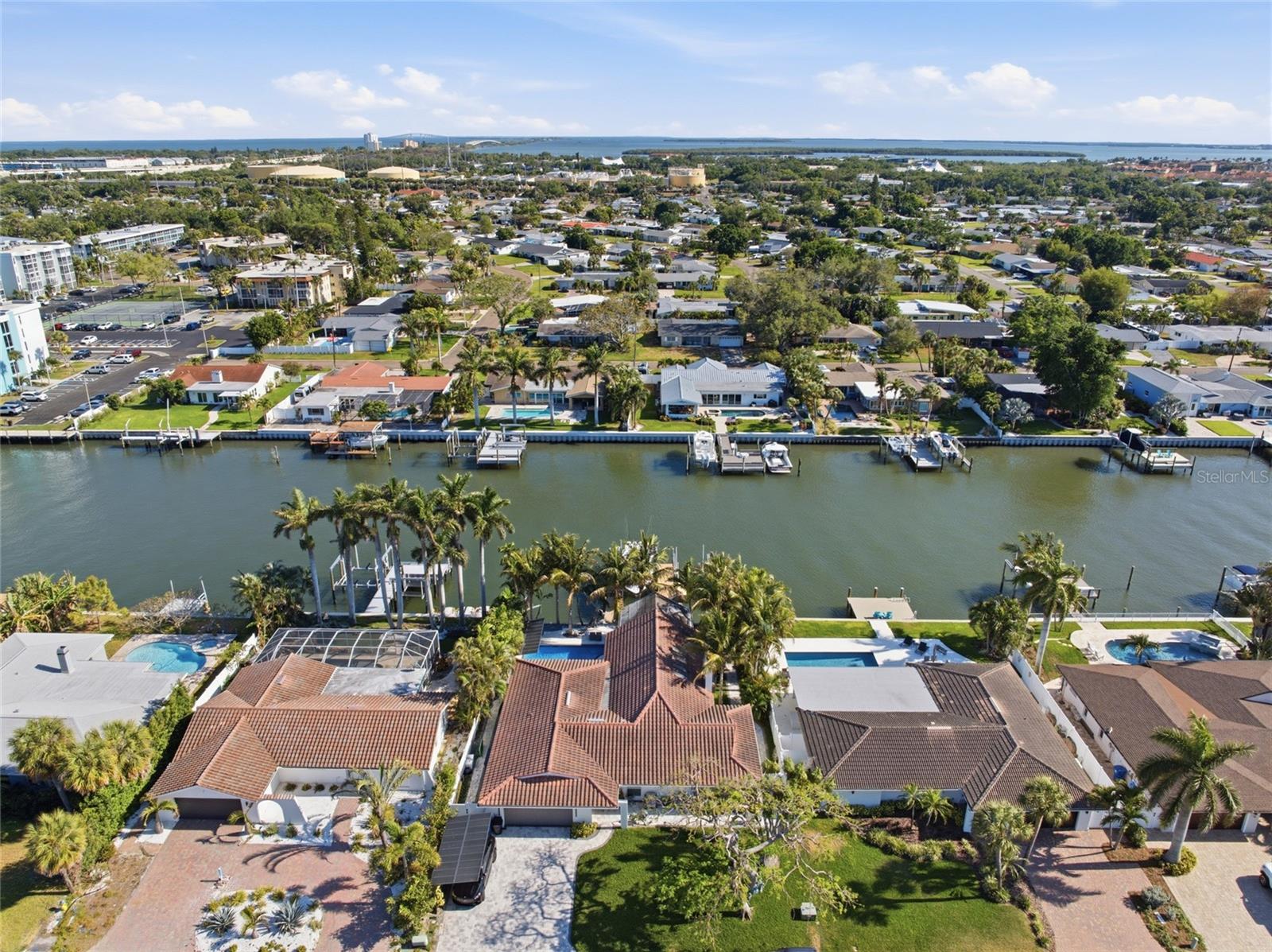 MAXIMO MOORINGS - Residential