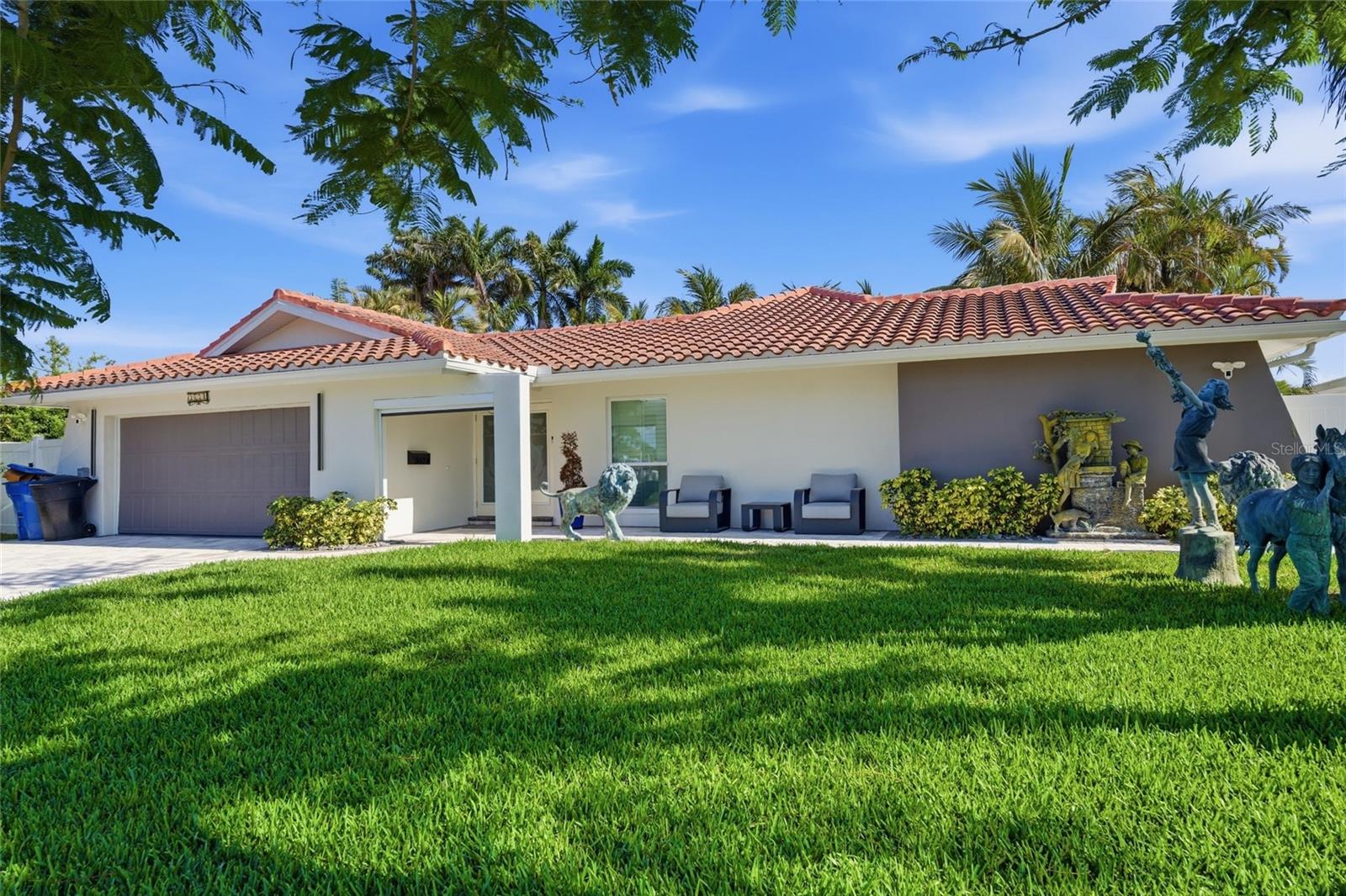 MAXIMO MOORINGS - Residential