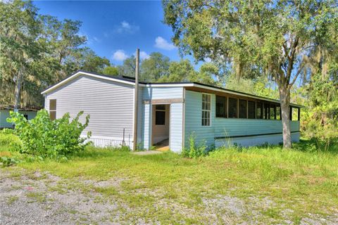 A home in LAKE WALES