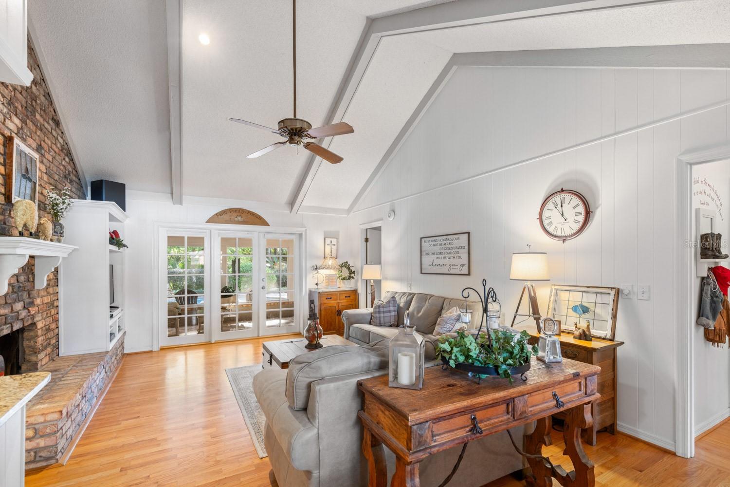 SWEETWATER OAKS SEC 18 - Residential