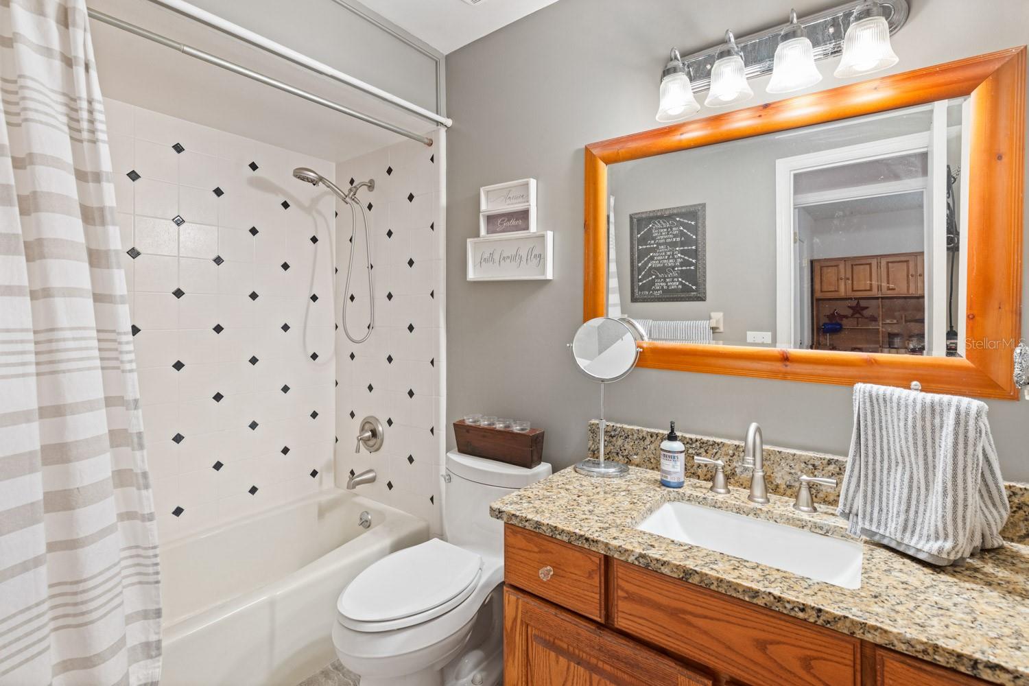 SWEETWATER OAKS SEC 18 - Residential