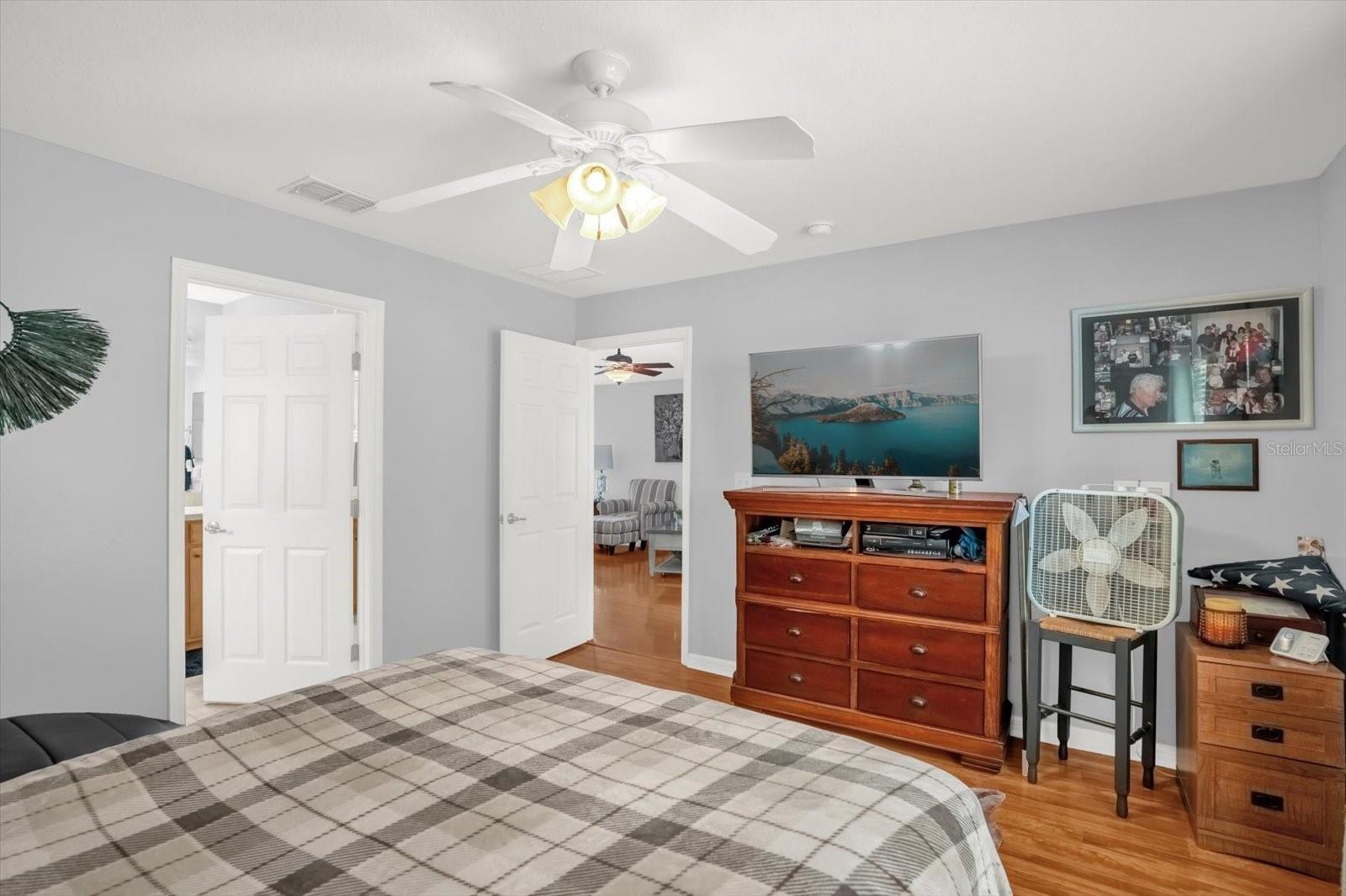 TRADITIONS PH 01 - Residential