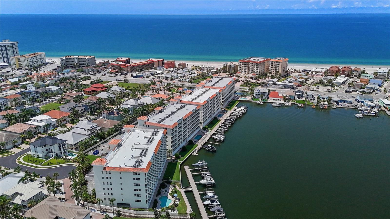 LAS BRISAS CONDO - Residential