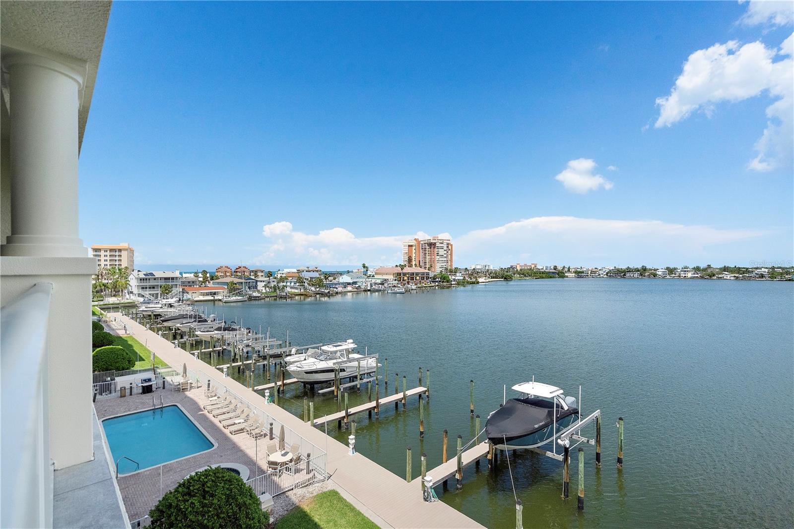 LAS BRISAS CONDO - Residential