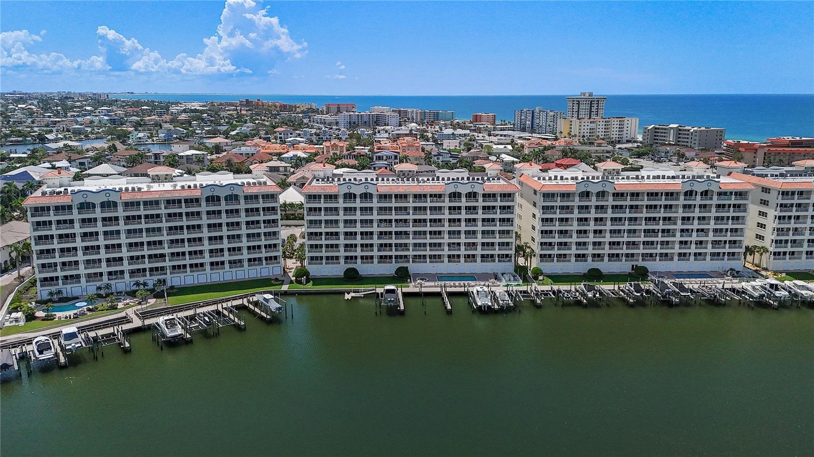 LAS BRISAS CONDO - Residential