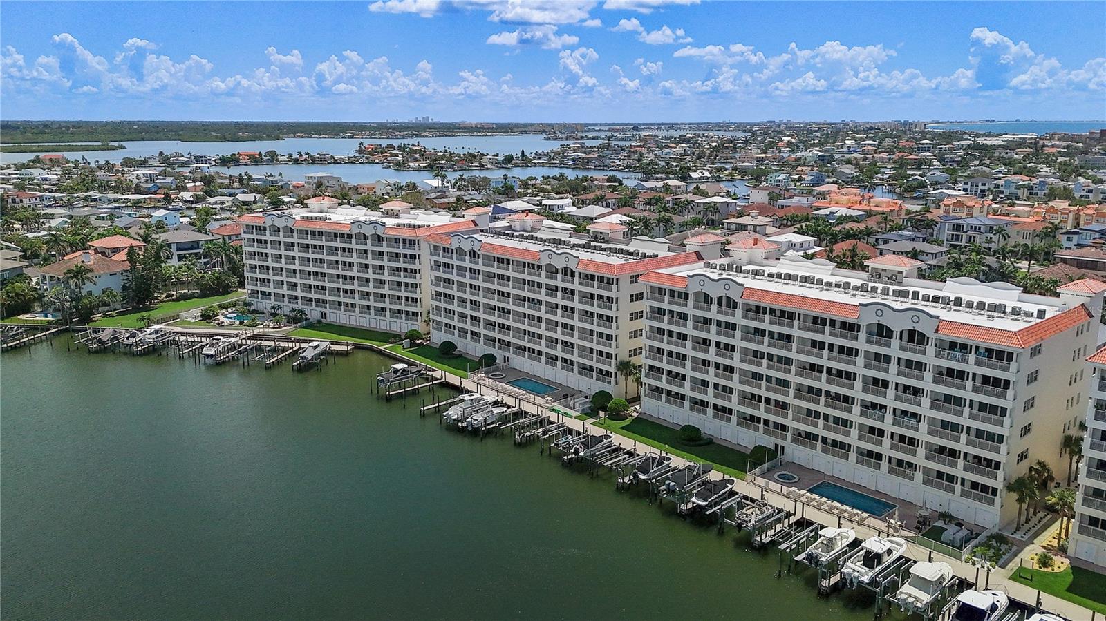 LAS BRISAS CONDO - Residential