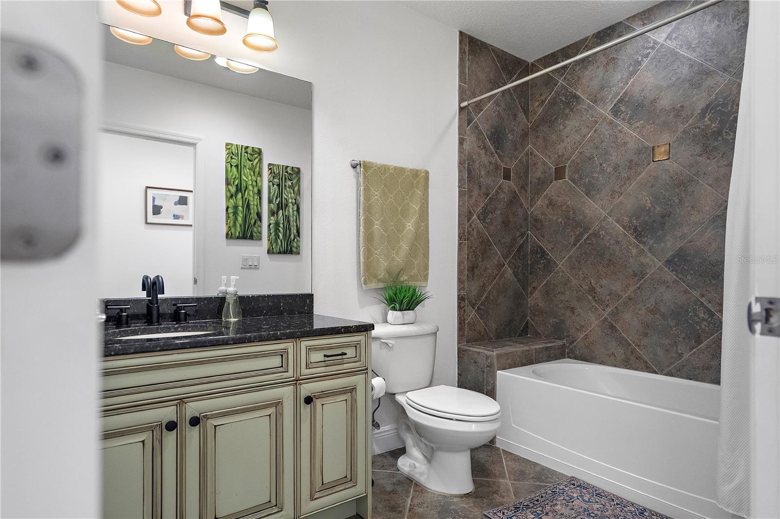 LAS BRISAS CONDO - Residential