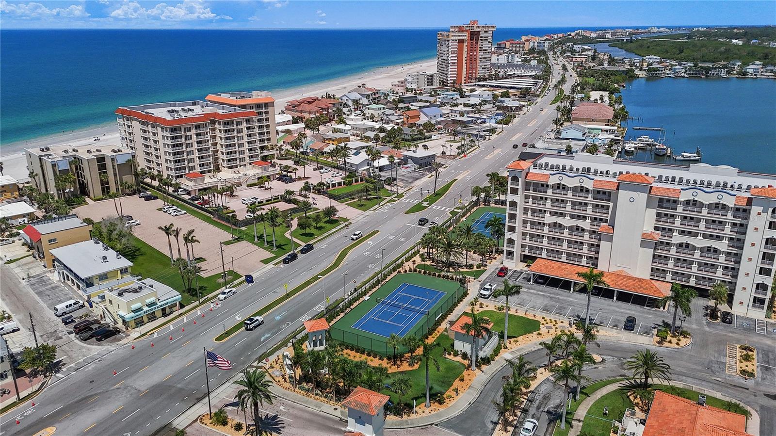 LAS BRISAS CONDO - Residential