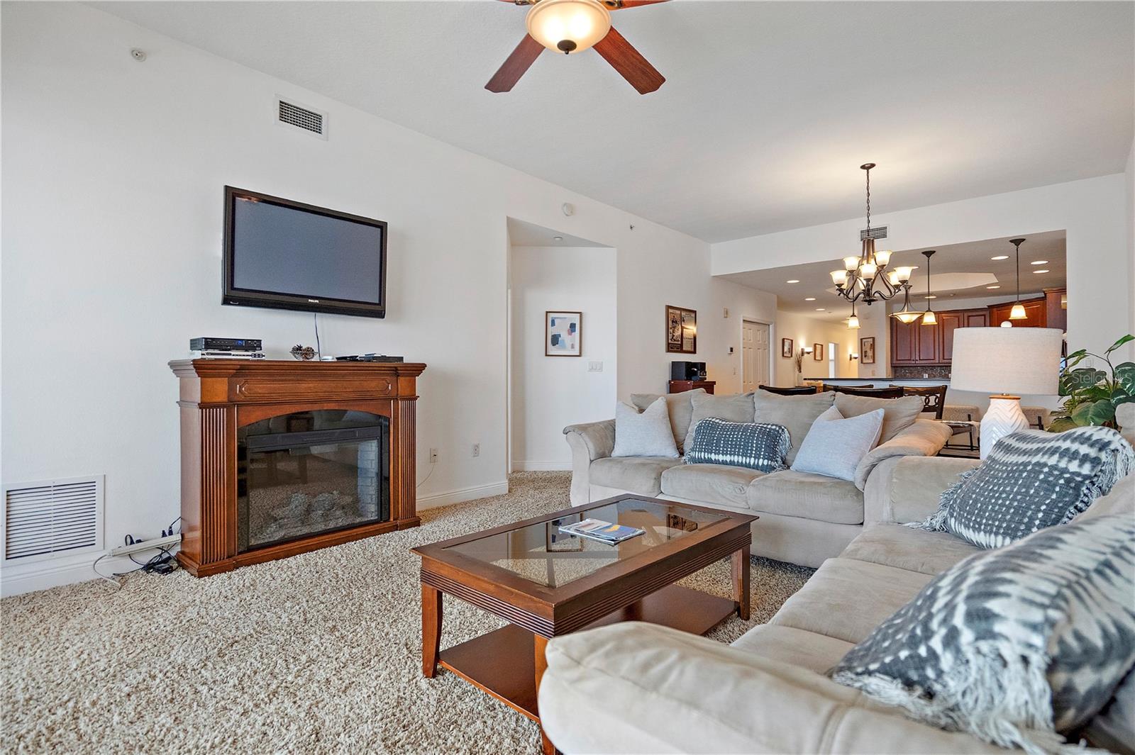 LAS BRISAS CONDO - Residential