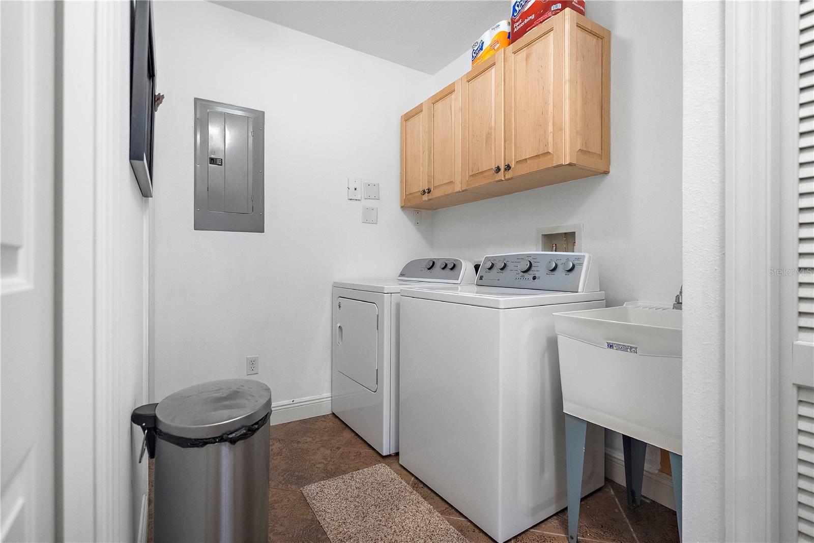 LAS BRISAS CONDO - Residential