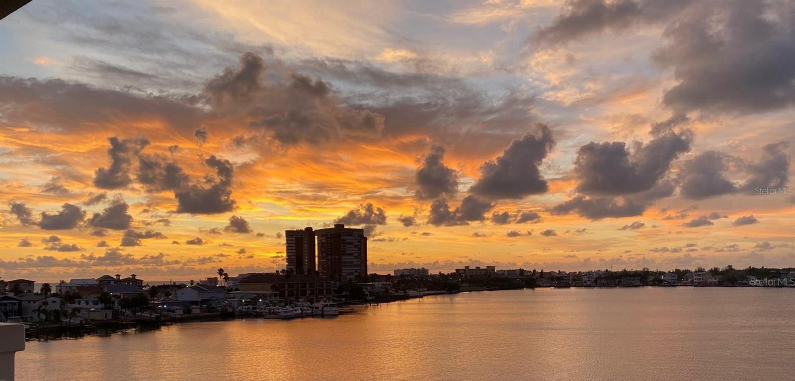 LAS BRISAS CONDO - Residential