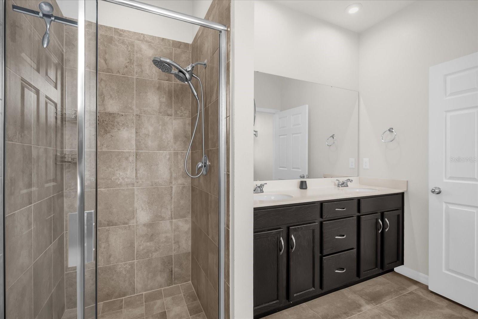 TAPESTRY PH 5 - Residential Lease