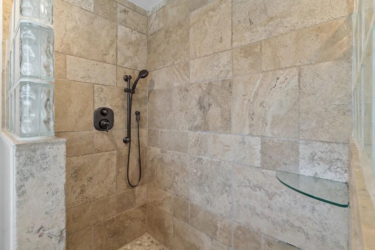 LEMON BAY ESTATES 01 - Residential Lease