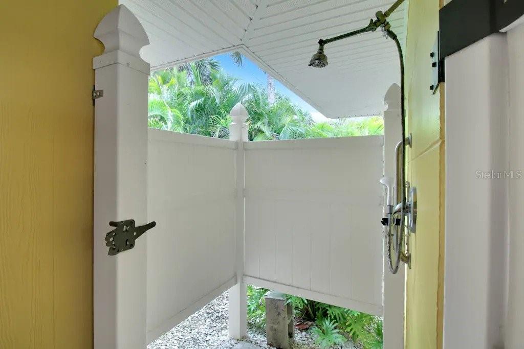 LEMON BAY ESTATES 01 - Residential Lease