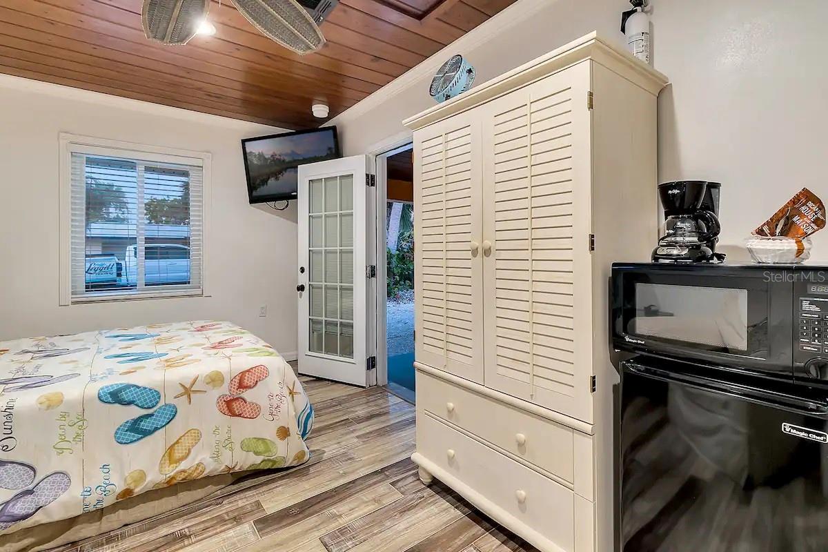 LEMON BAY ESTATES 01 - Residential Lease