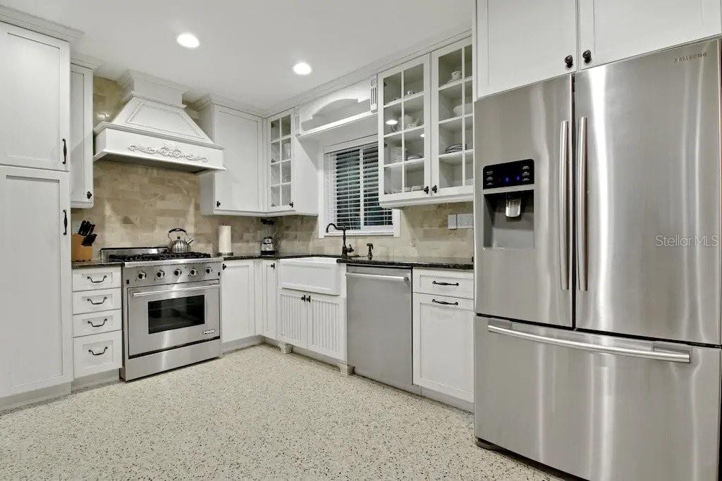 LEMON BAY ESTATES 01 - Residential Lease