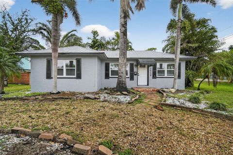 Photo of 8301 Riverside Drive NE, St Petersburg, FL 33702 (MLS # A4689754)