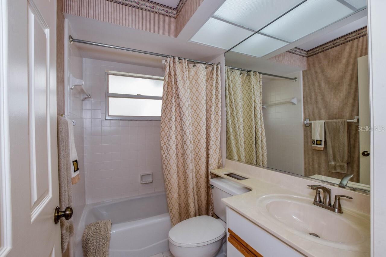 HARRINGTON LAKE - Residential