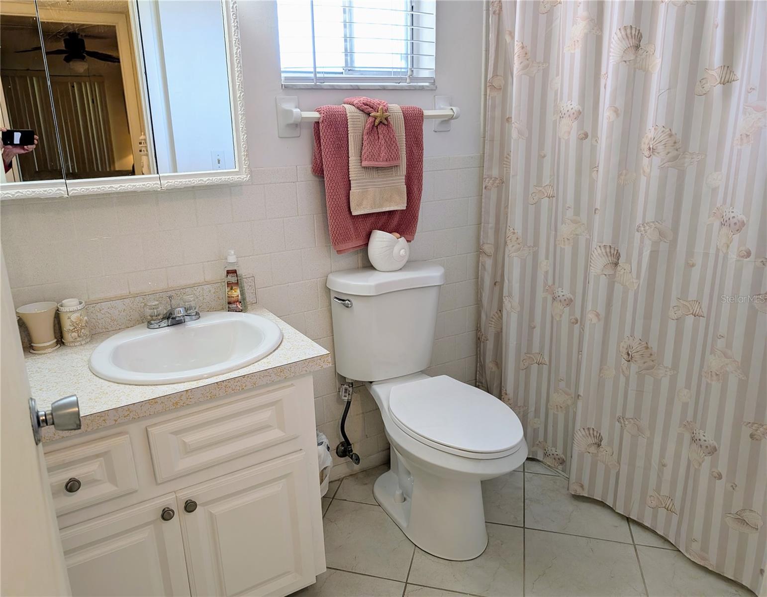 BAYSHORE ON THE LAKE APTS II SEC 3 - Residential