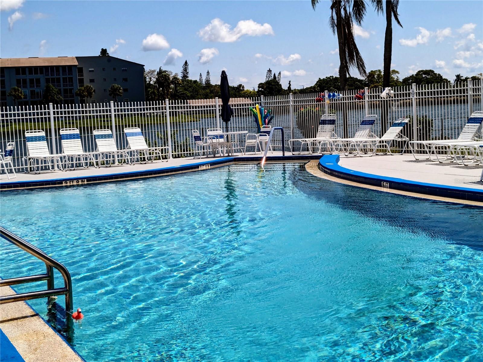 BAYSHORE ON THE LAKE APTS II SEC 3 - Residential