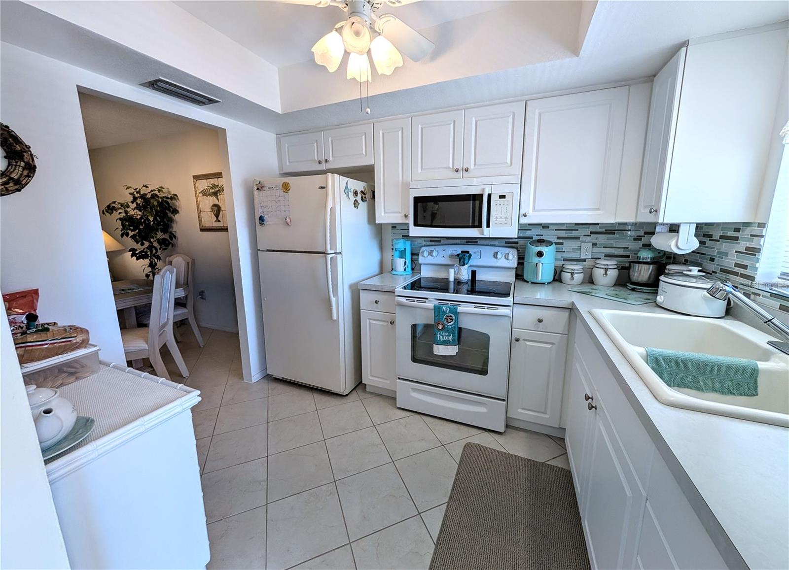 BAYSHORE ON THE LAKE APTS II SEC 3 - Residential