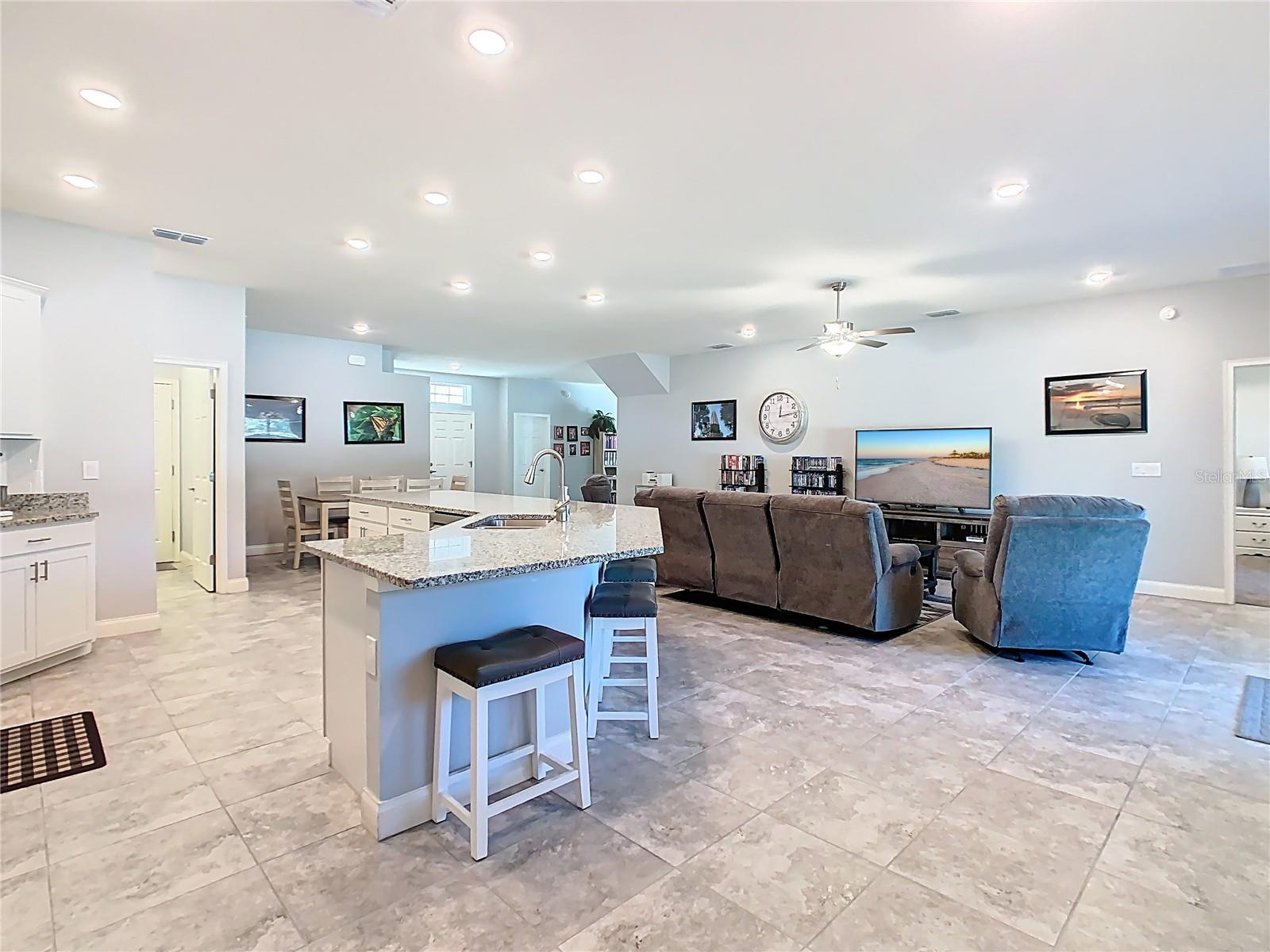 JULIANA VILLAGE - Residential