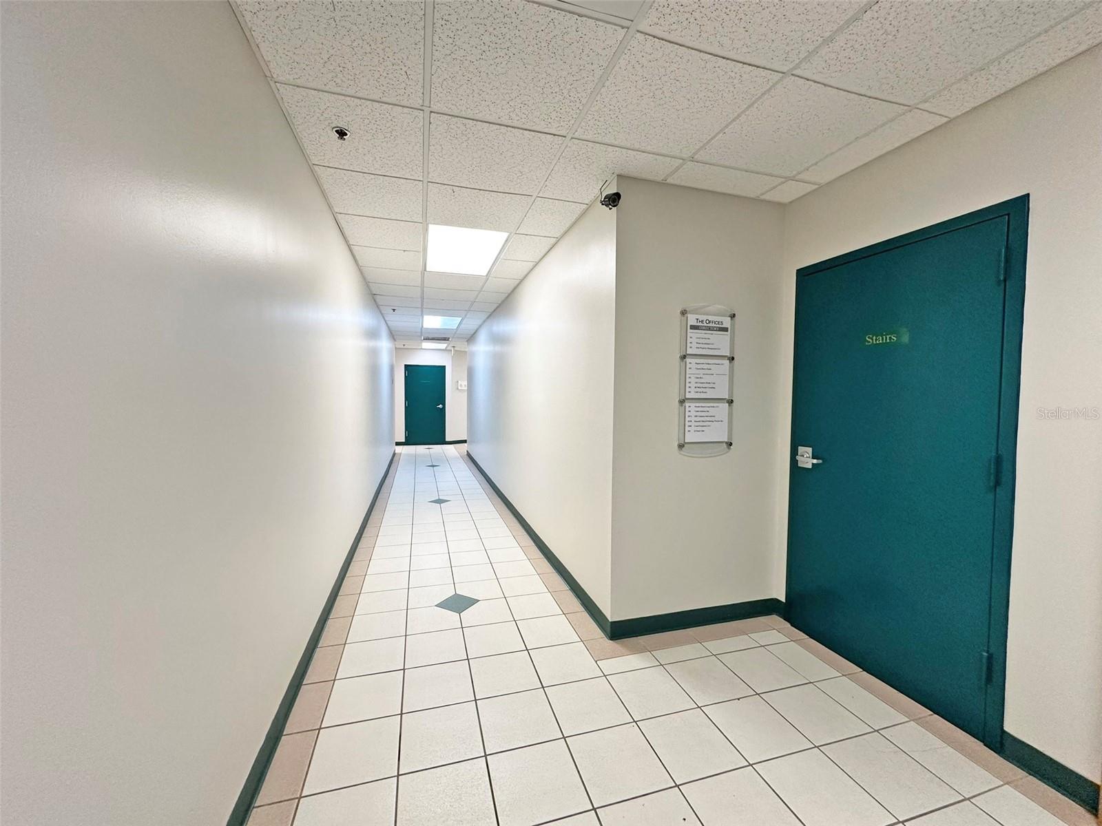 OFFICES/SOUTH STAR - Commercial Lease