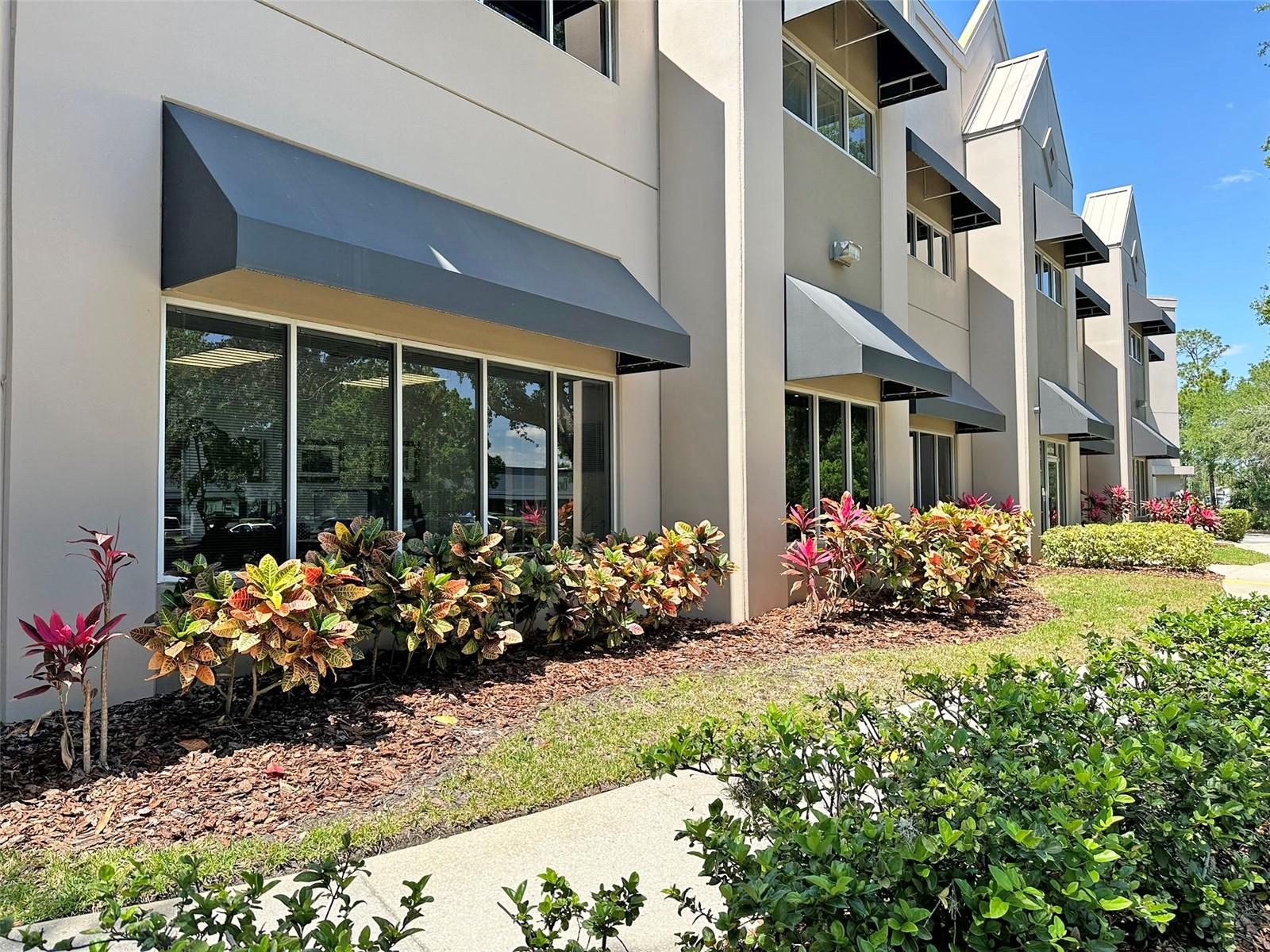 OFFICES/SOUTH STAR - Commercial Lease