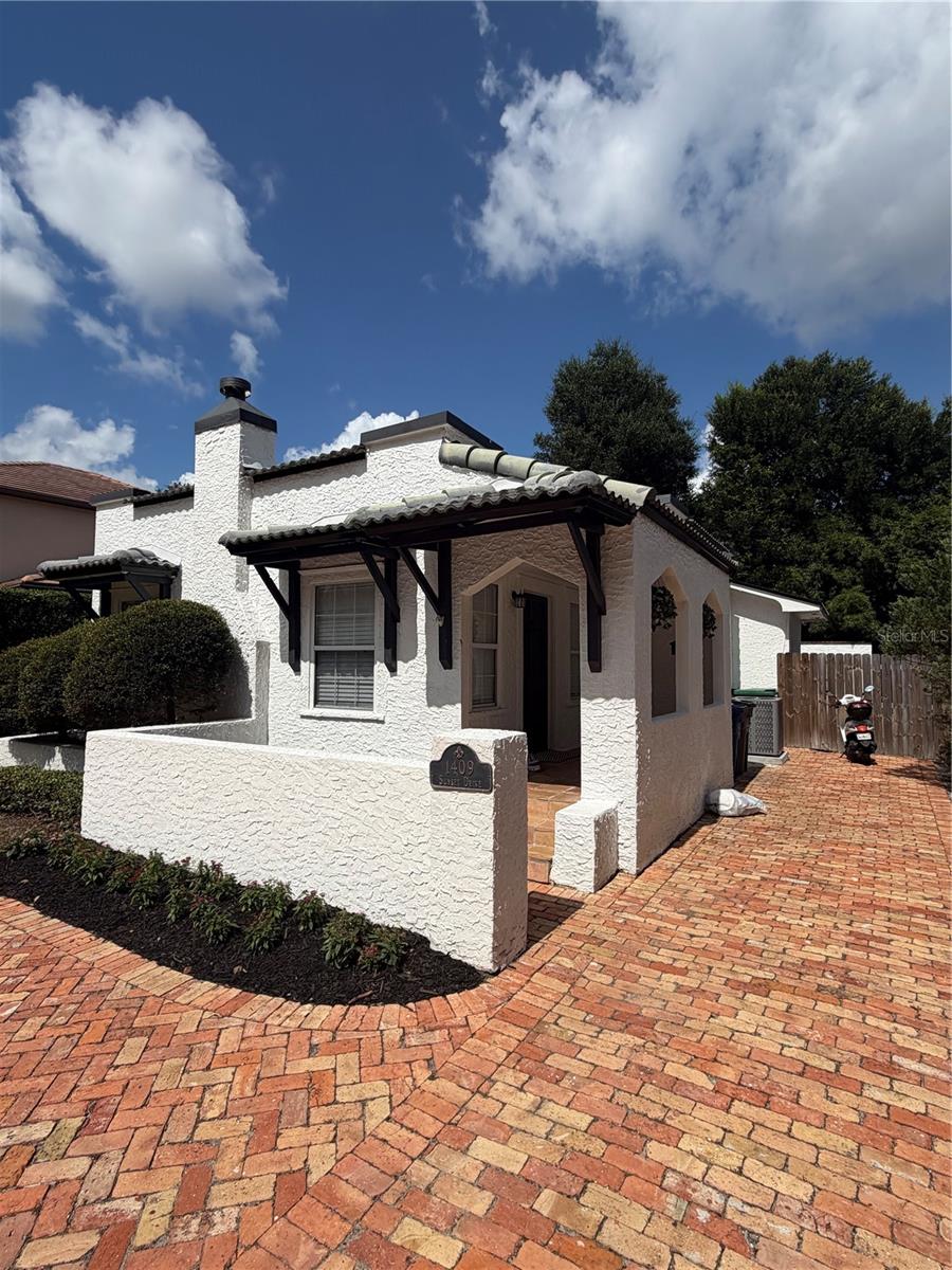 Photo of 1409 Sunset Drive, Winter Park, FL 32789 (MLS # O6433393)