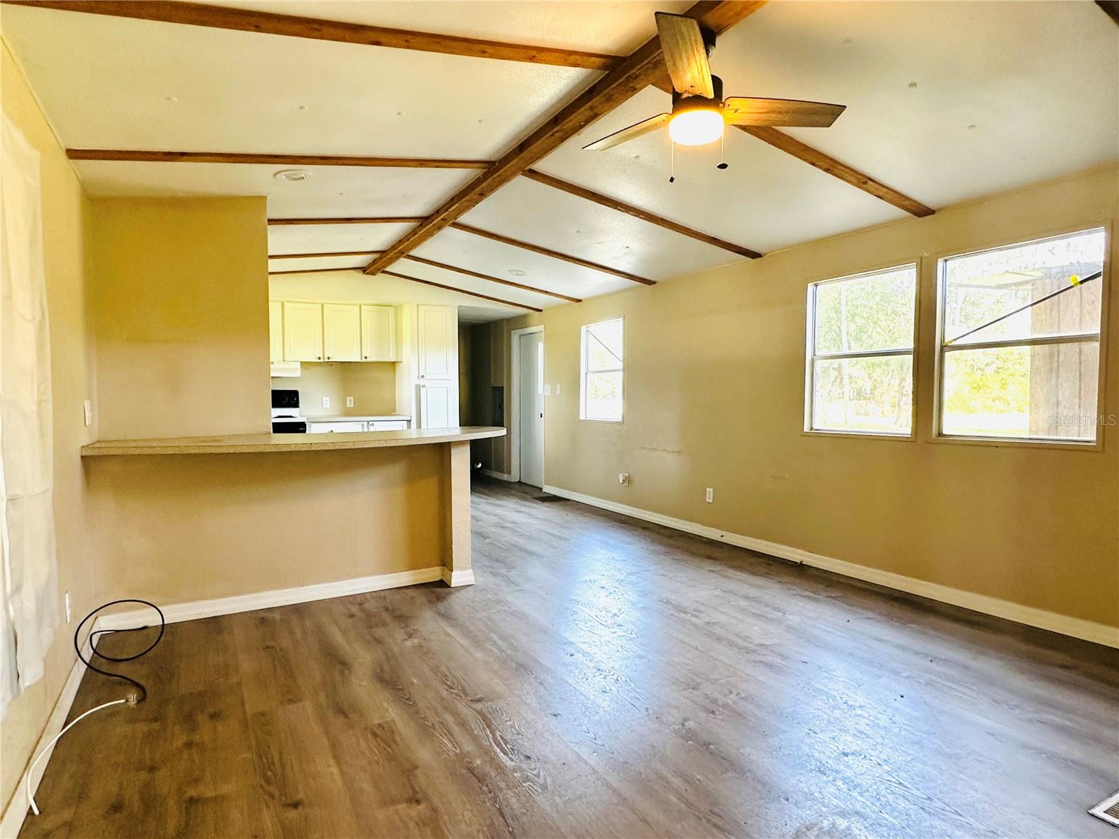 LAWNDALE - Residential Lease