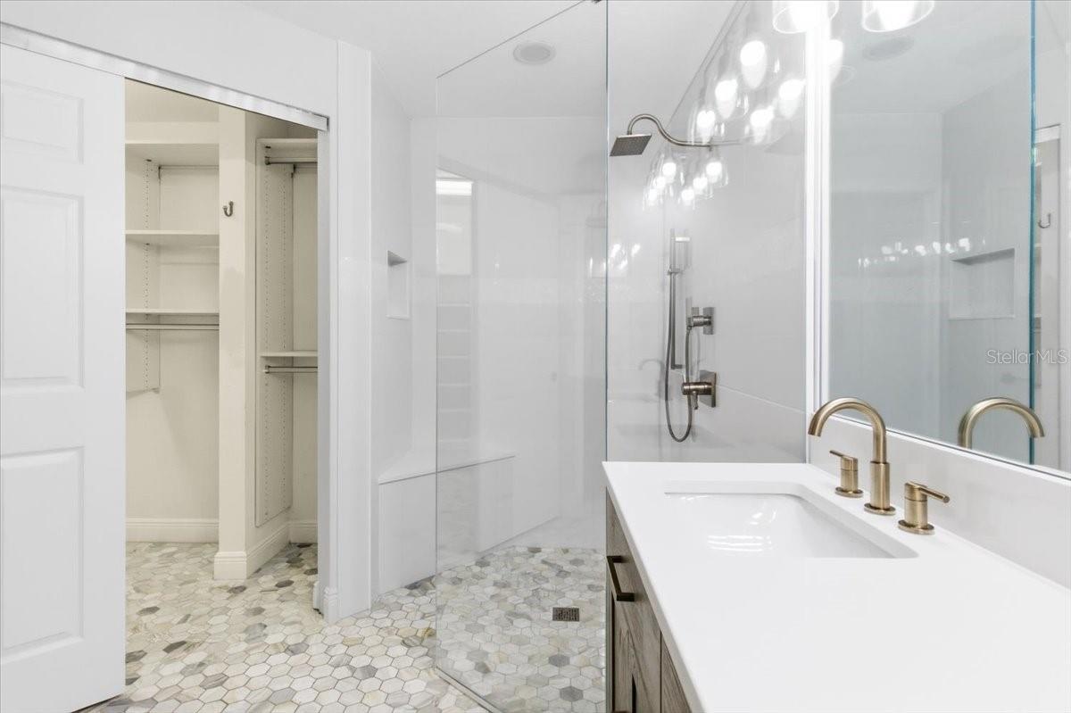 THE MOORINGS AT EDGEWATER - Residential