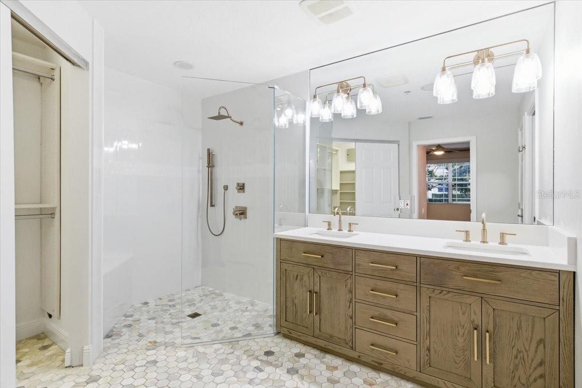 THE MOORINGS AT EDGEWATER - Residential