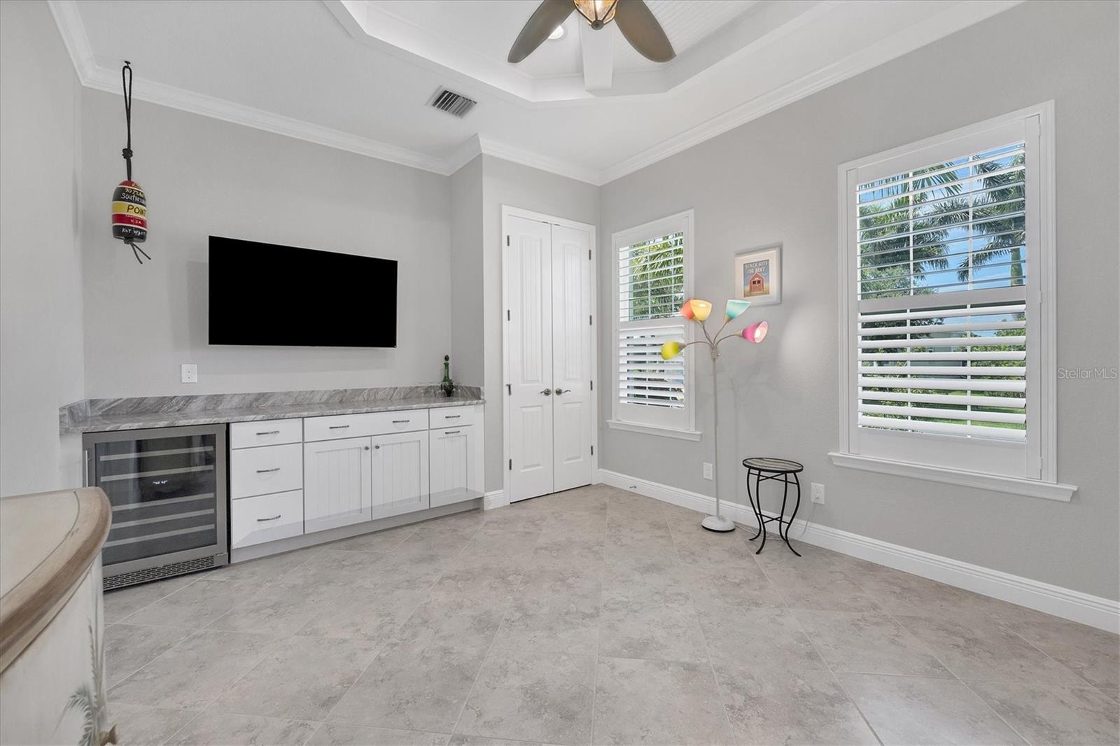 CORAL CAYE - Residential Lease